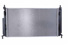 Load image into Gallery viewer, Radiator - Nissens 68521