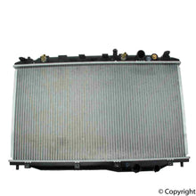 Load image into Gallery viewer, Radiator - Denso 221-3250